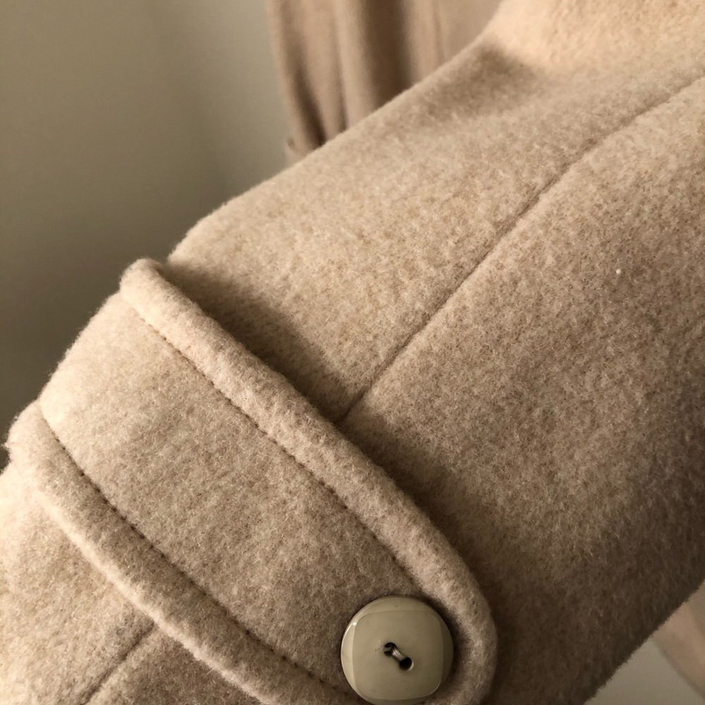 Tan coat - Picture 4 of 6